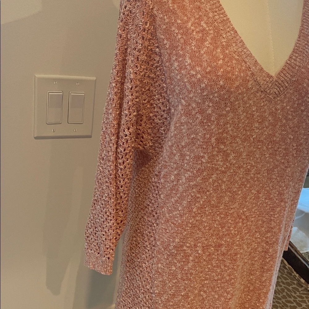 Hinge Pink Peach V-Neck Knit Sweater Small - Picture 4 of 8